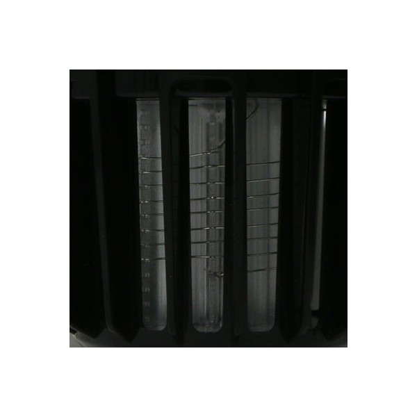 Bombilla LED Antimosquitos Nomadic 2 en 1 de cerca